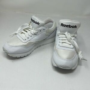 Reebok women’s white sneakers size 6